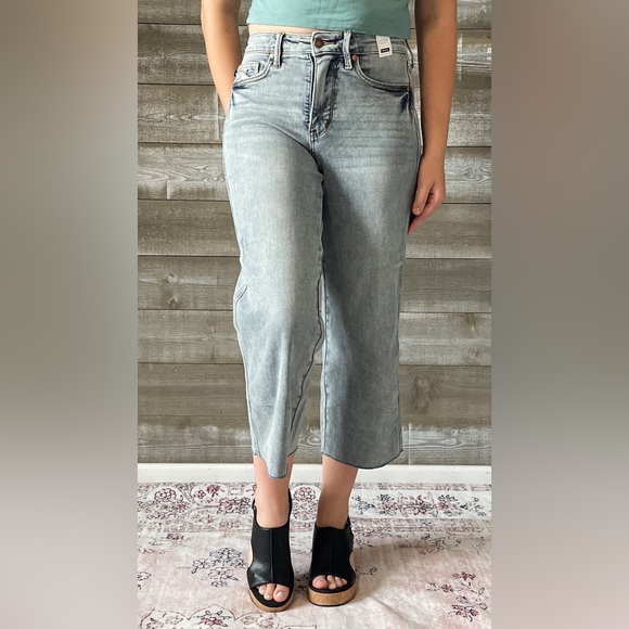 judy blue mid rise tummy control top wide leg crop jeans raw hem JB88903REG LT - Picture 6 of 13